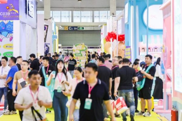 首日开展涌入近5万人次！20万+文具精品义乌一站购